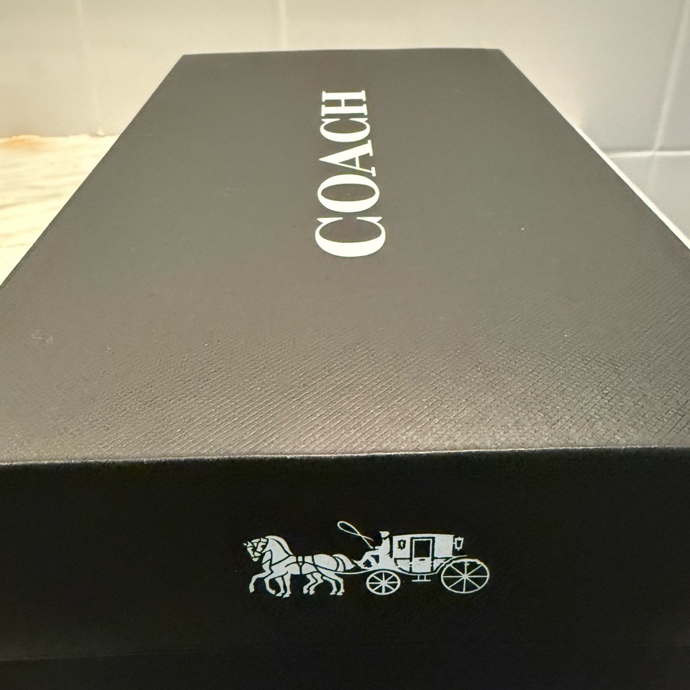 Coach Shoe Box - Picture 2 of 5